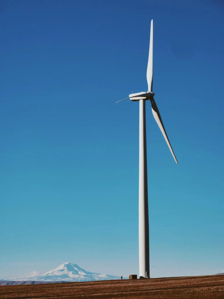 Windrad in Nahaufnahme – erneuerbare Energien Infrastruktur